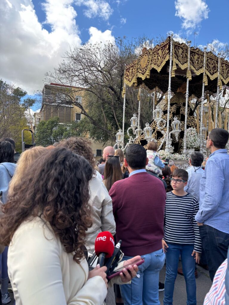 Retransmitiendo la semana santa con marta sanchez
